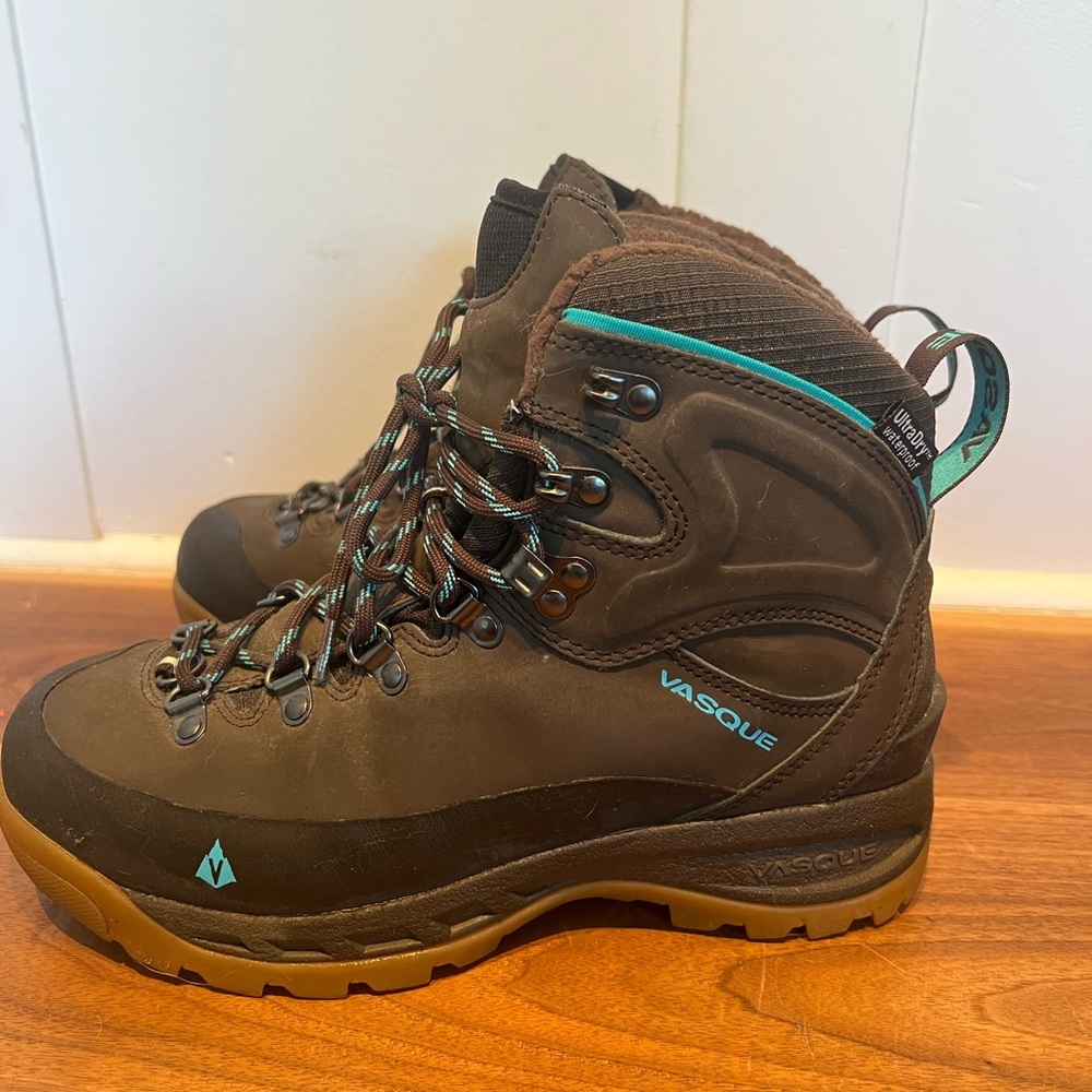 Vasque Snowblime Ultra Dry Winter Boots. Never worn! - Picture 2 of 10